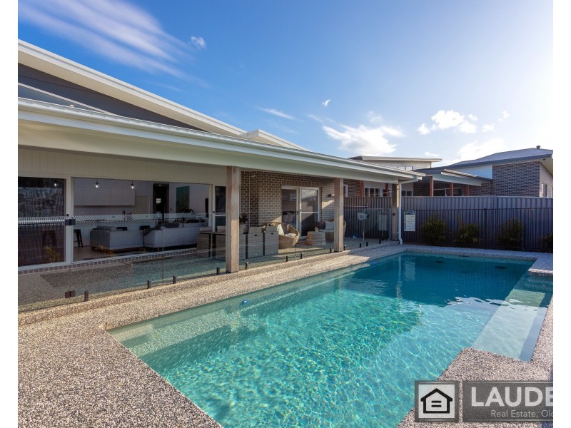 7 Viewmont Way, Old Bar NSW 2430