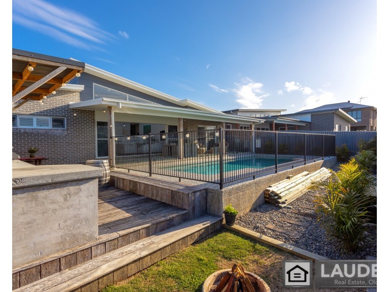7 Viewmont Way, Old Bar NSW 2430