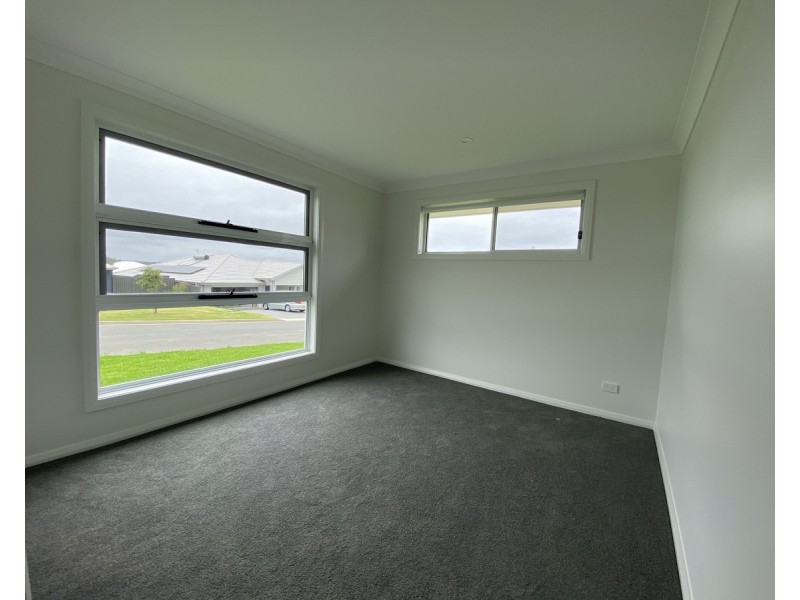 10 Ondaroo Crest, Old Bar NSW 2430