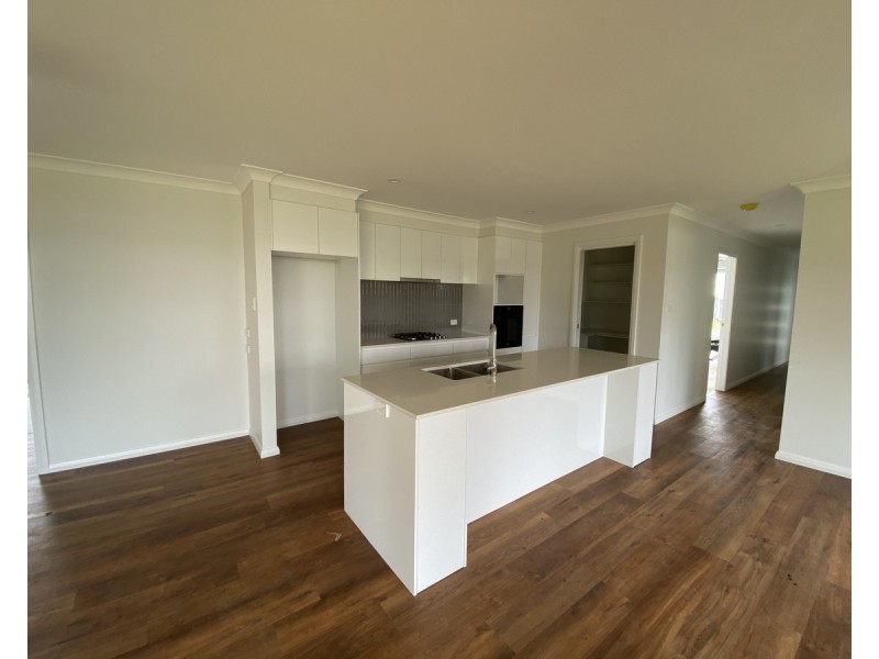 10 Ondaroo Crest, Old Bar NSW 2430