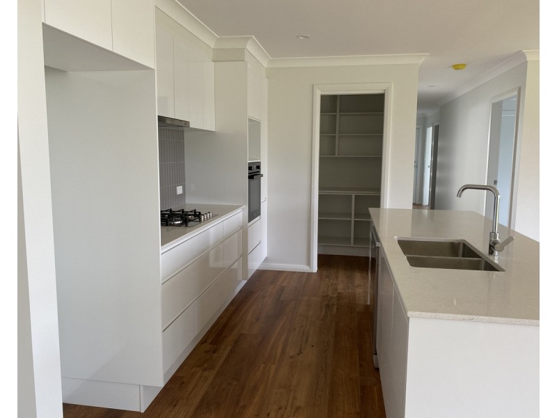 10 Ondaroo Crest, Old Bar NSW 2430