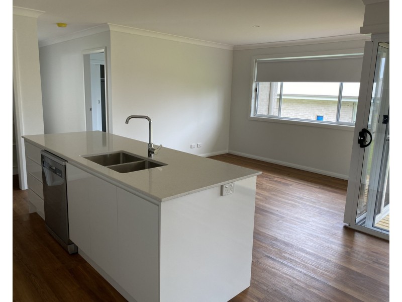 10 Ondaroo Crest, Old Bar NSW 2430