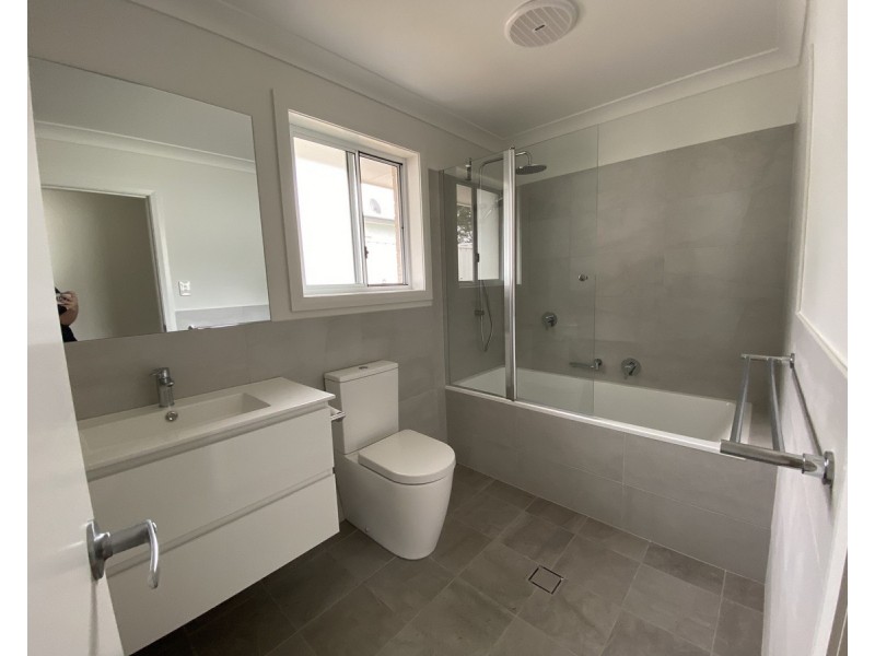 10 Ondaroo Crest, Old Bar NSW 2430