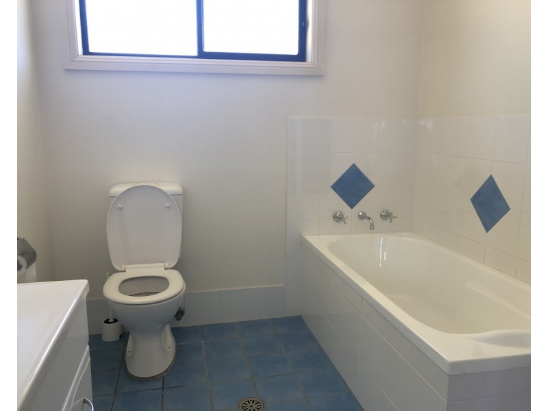 2/22 Mistral Place, Old Bar NSW 2430