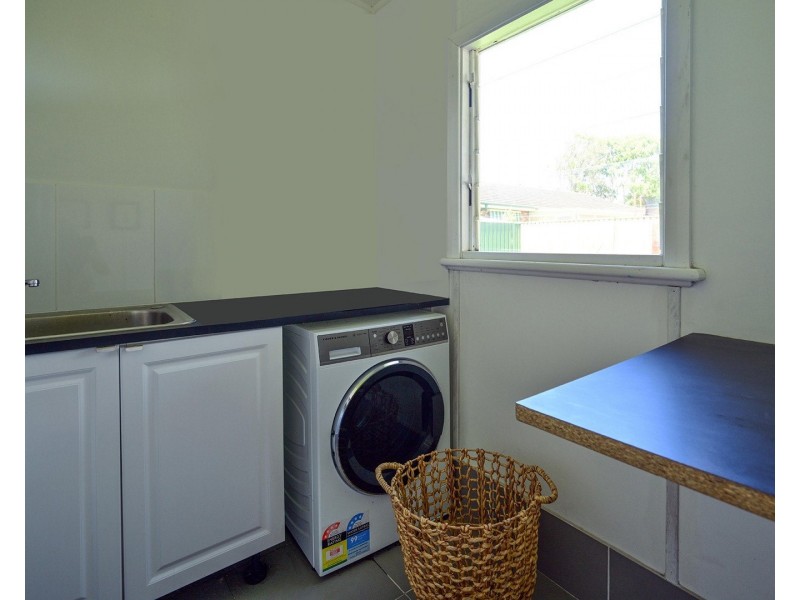 36 Old Bar Road, Old Bar NSW 2430