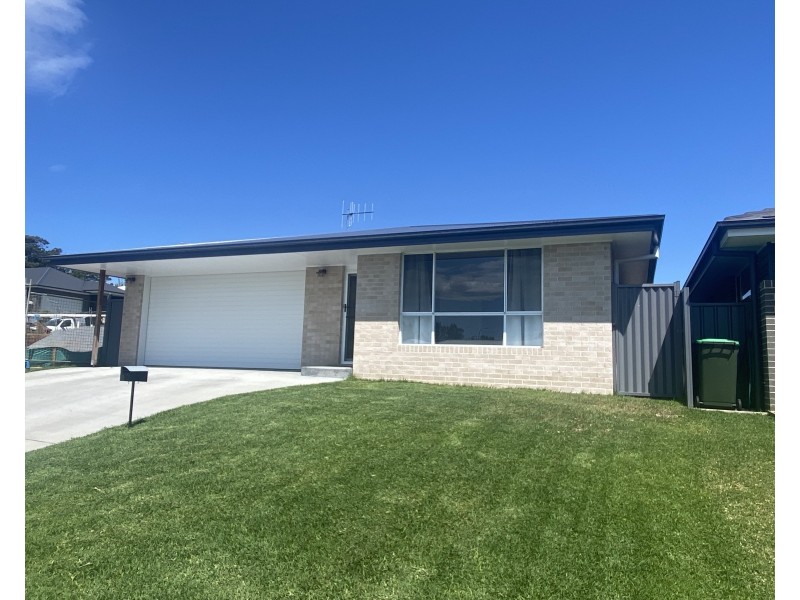 12 Marra Drive, Old Bar NSW 2430