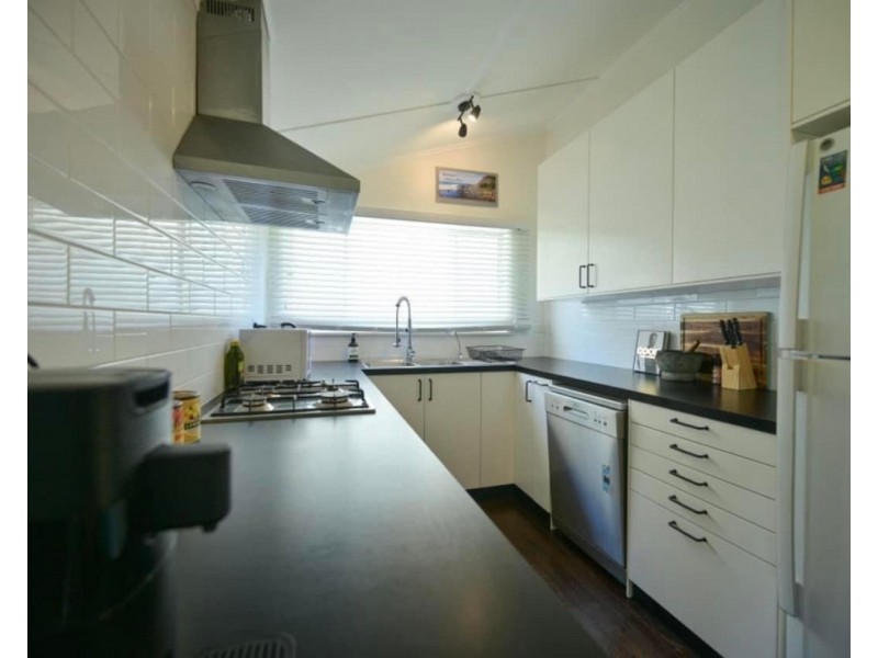36 Old Bar Road, Old Bar NSW 2430