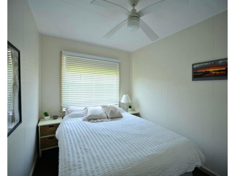 36 Old Bar Road, Old Bar NSW 2430