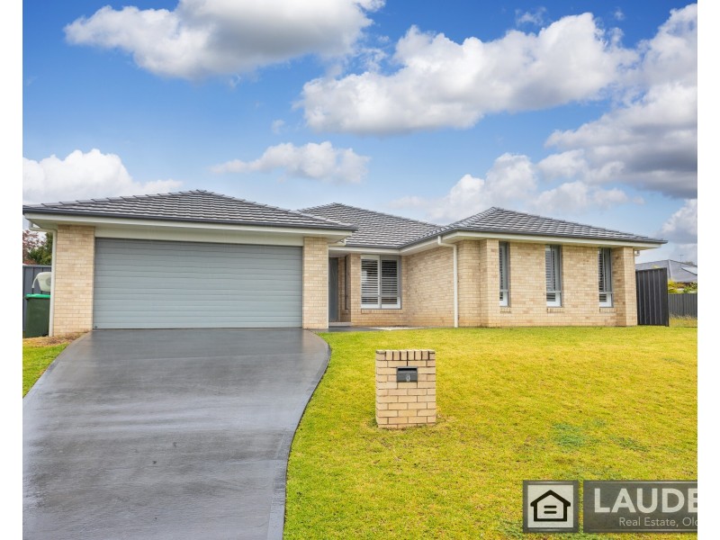 8 Howard Street, Wallabi Point NSW 2430