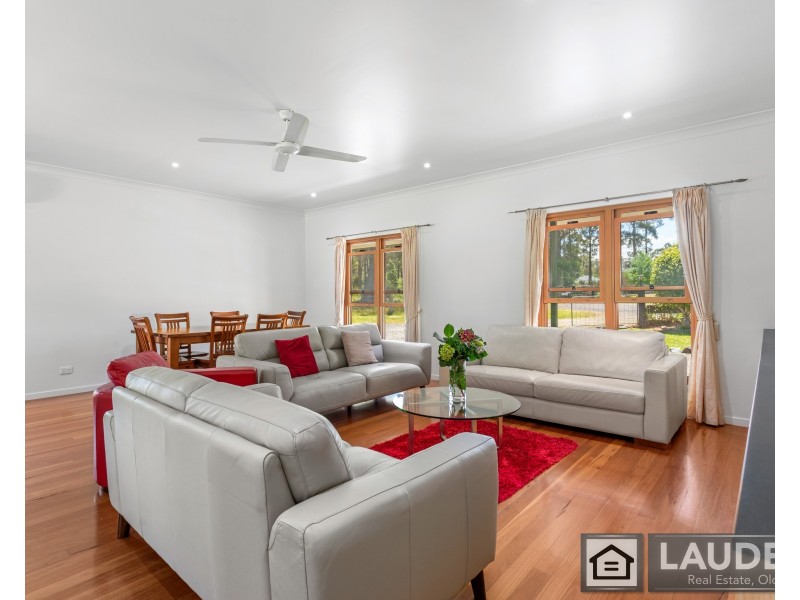 2 Rebecca Close, Old Bar NSW 2430