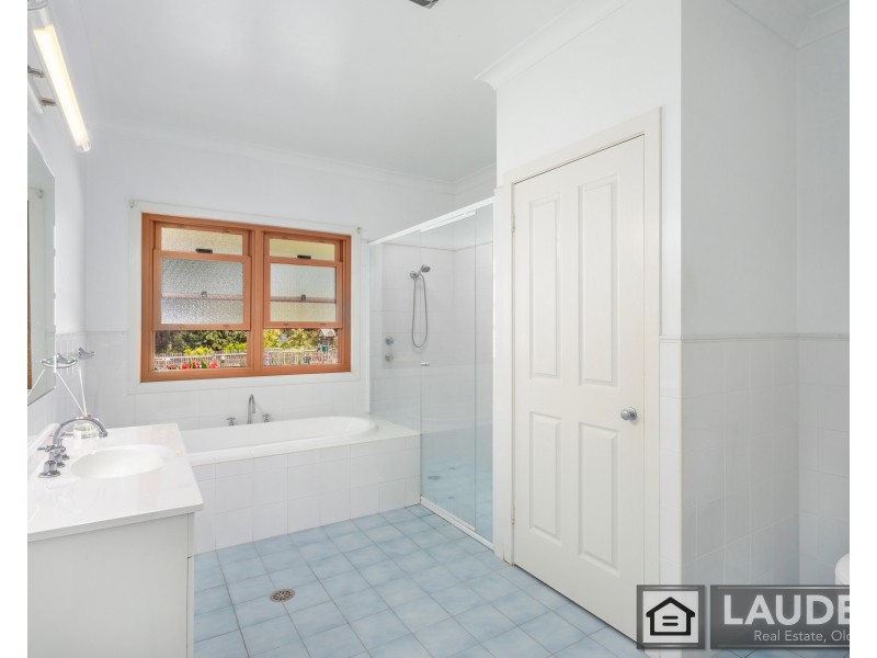 2 Rebecca Close, Old Bar NSW 2430