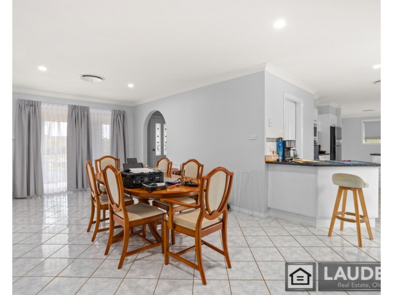 4 Osprey Avenue, Old Bar NSW 2430