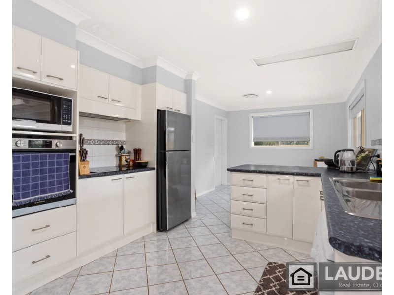 4 Osprey Avenue, Old Bar NSW 2430