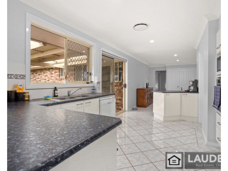 4 Osprey Avenue, Old Bar NSW 2430