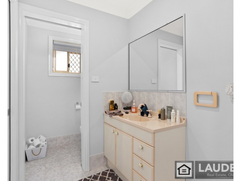 4 Osprey Avenue, Old Bar NSW 2430