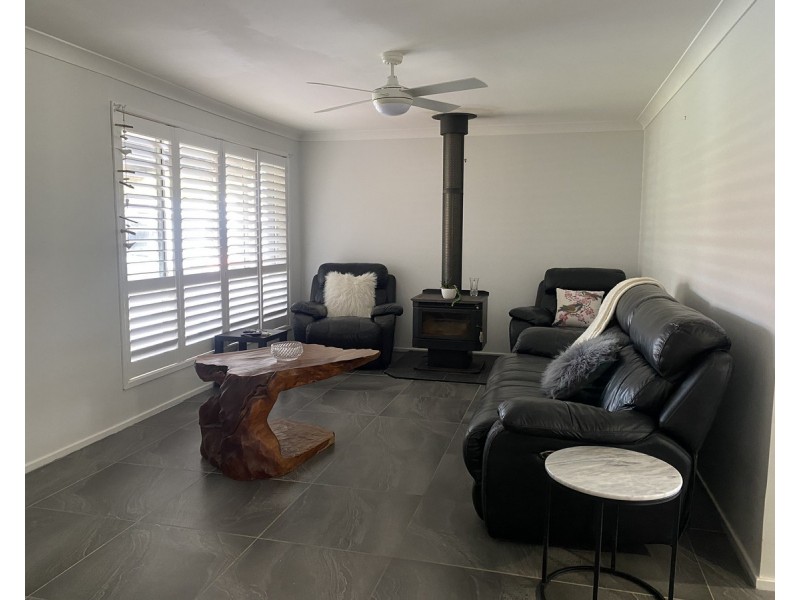 6 Laurina Close, Old Bar NSW 2430