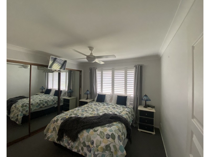 6 Laurina Close, Old Bar NSW 2430