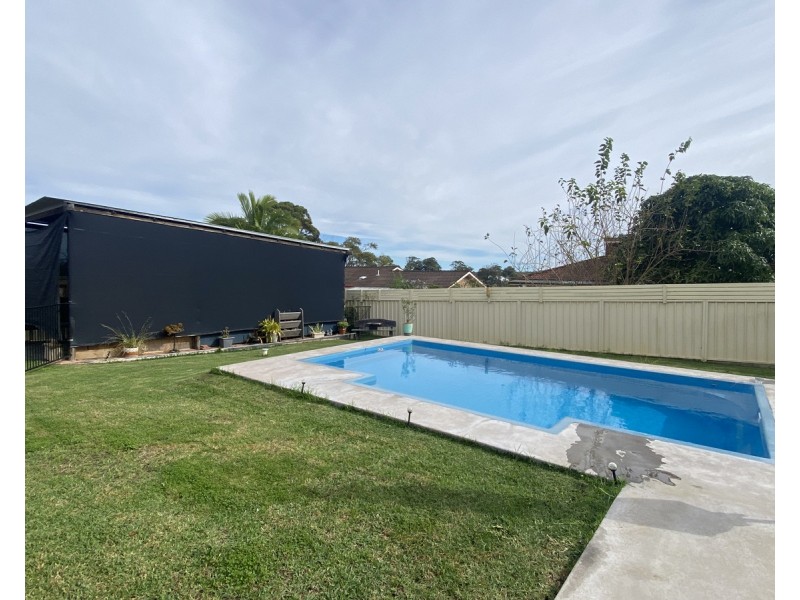 6 Laurina Close, Old Bar NSW 2430