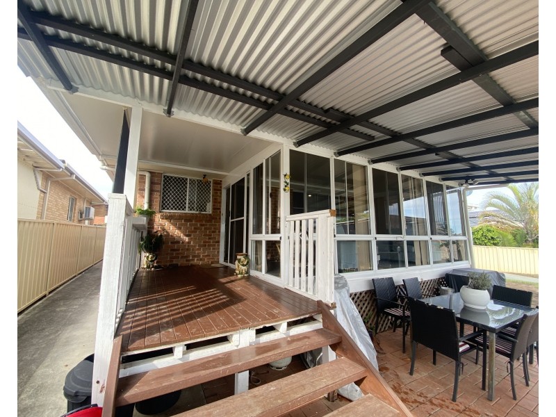 6 Laurina Close, Old Bar NSW 2430