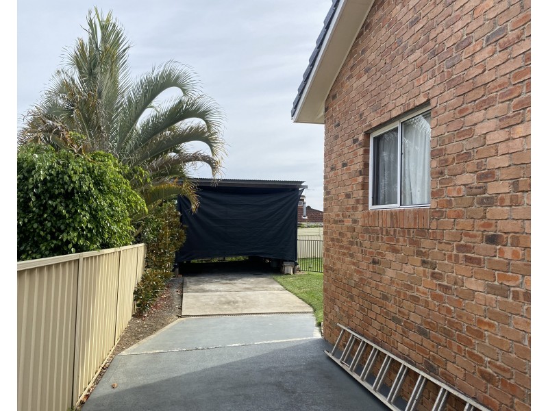 6 Laurina Close, Old Bar NSW 2430