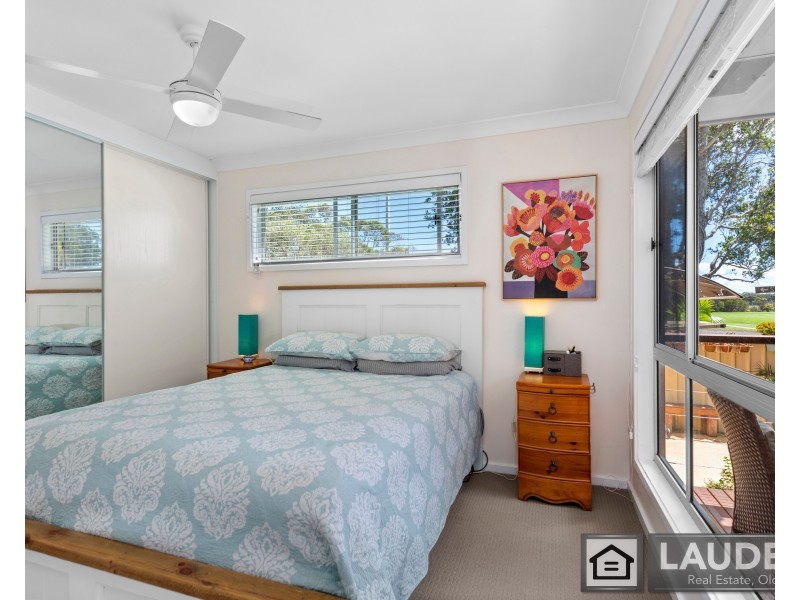 23 Old Bar Road, Old Bar NSW 2430