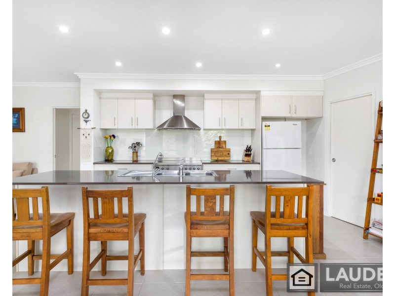 4 Windamere Place, Old Bar NSW 2430