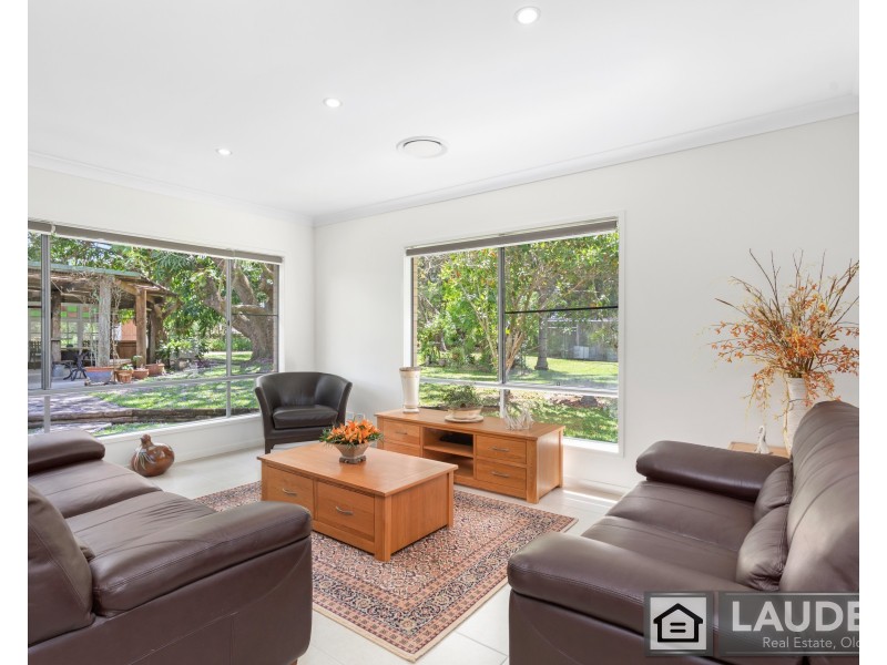 4 Windamere Place, Old Bar NSW 2430