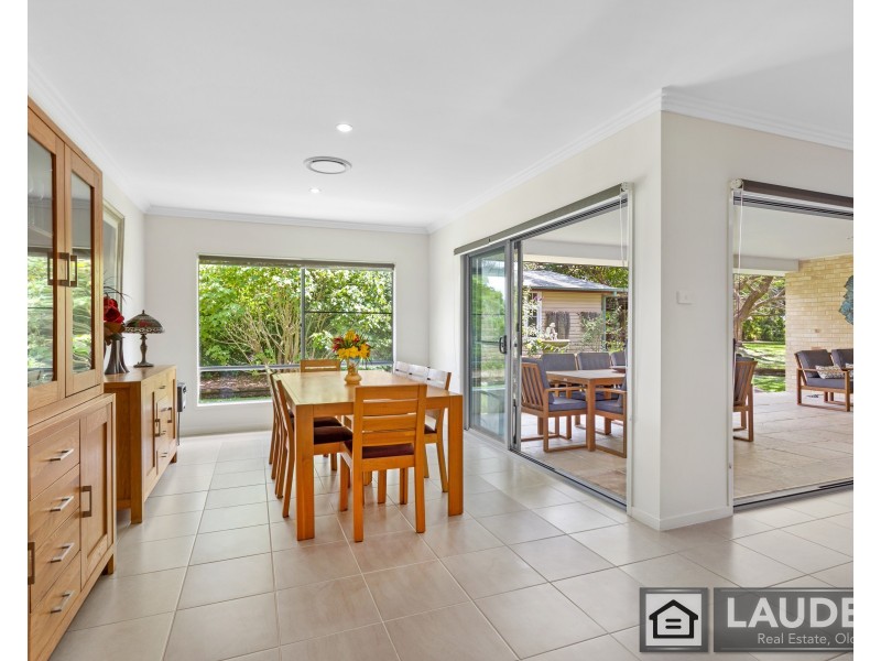 4 Windamere Place, Old Bar NSW 2430
