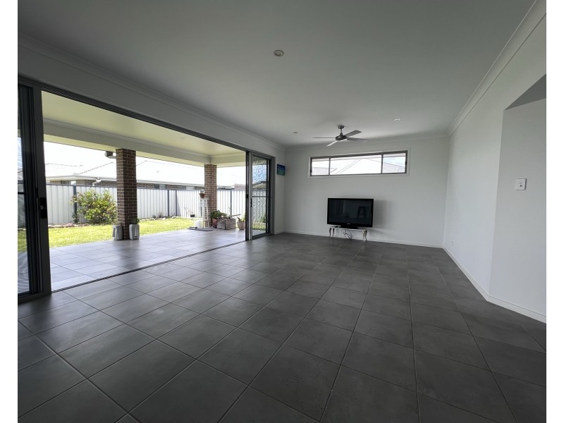 36B Bluehaven Drive, Old Bar NSW 2430