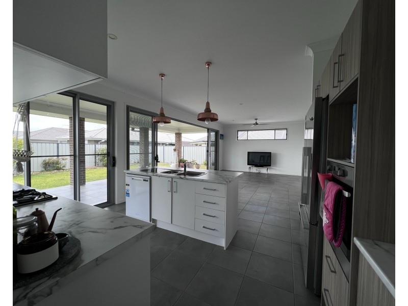 36B Bluehaven Drive, Old Bar NSW 2430
