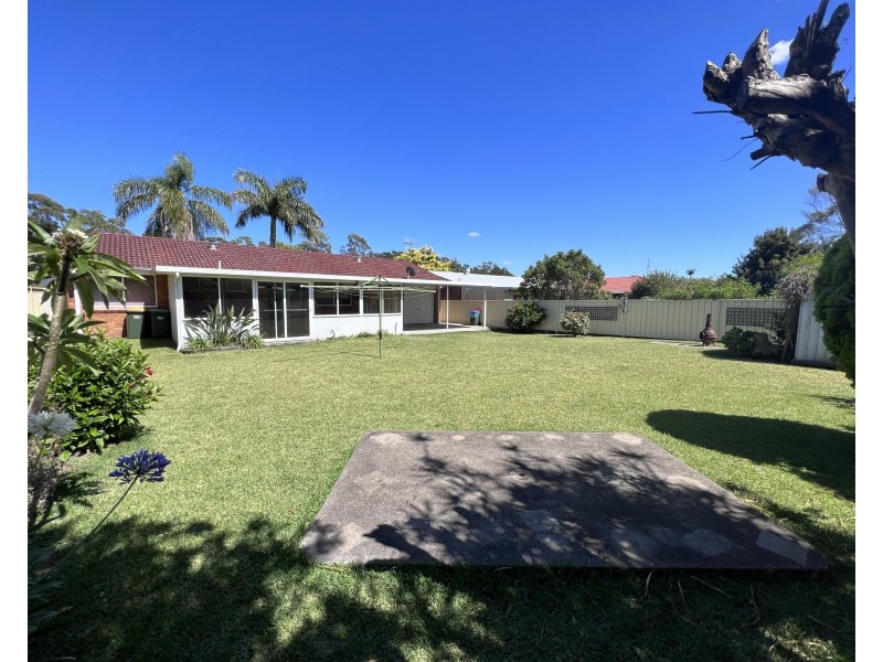 11 Drury Close, Old Bar NSW 2430