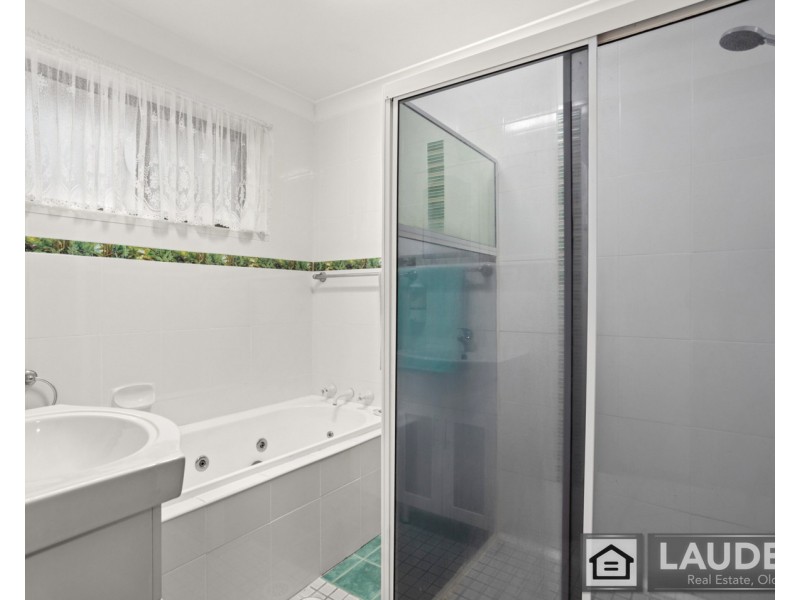 17 Eucalypt Close, Old Bar NSW 2430
