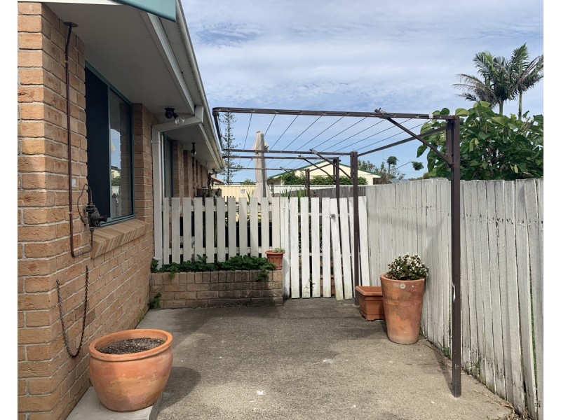 3/26 Old Bar Road, Old Bar NSW 2430
