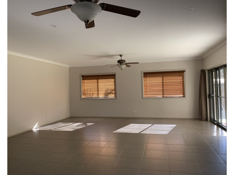 16 Richardson Street, Old Bar NSW 2430