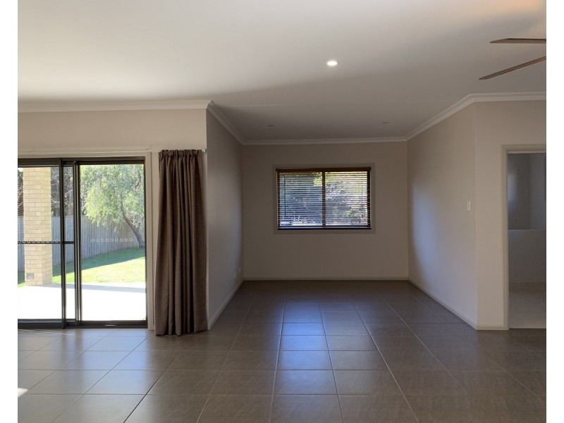 16 Richardson Street, Old Bar NSW 2430
