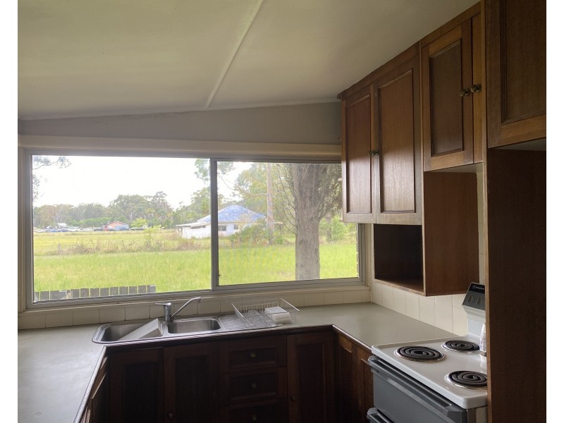 981 Old Bar Road, Old Bar NSW 2430