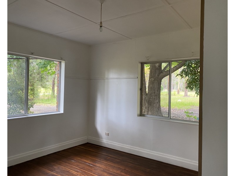 981 Old Bar Road, Old Bar NSW 2430