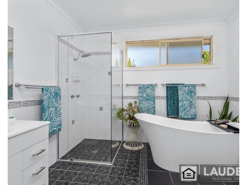 16 South Heron Road, Old Bar NSW 2430