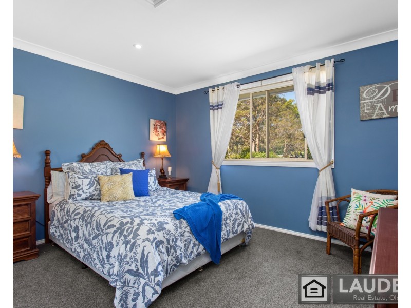 16 South Heron Road, Old Bar NSW 2430