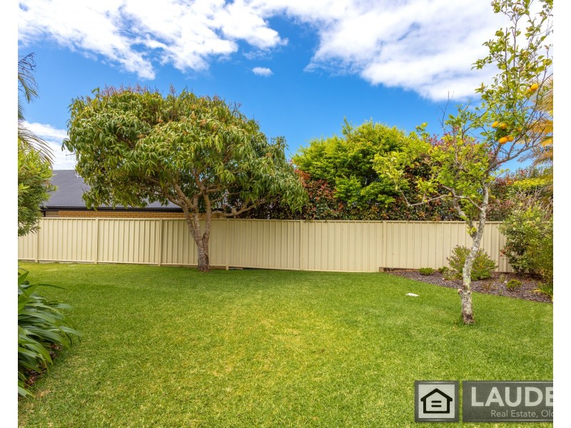 24 Mistral Place, Old Bar NSW 2430