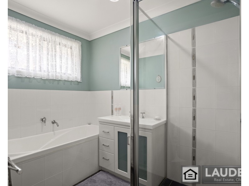 24 Mistral Place, Old Bar NSW 2430