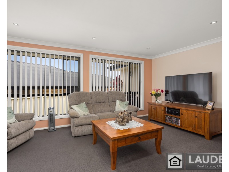 24 Mistral Place, Old Bar NSW 2430