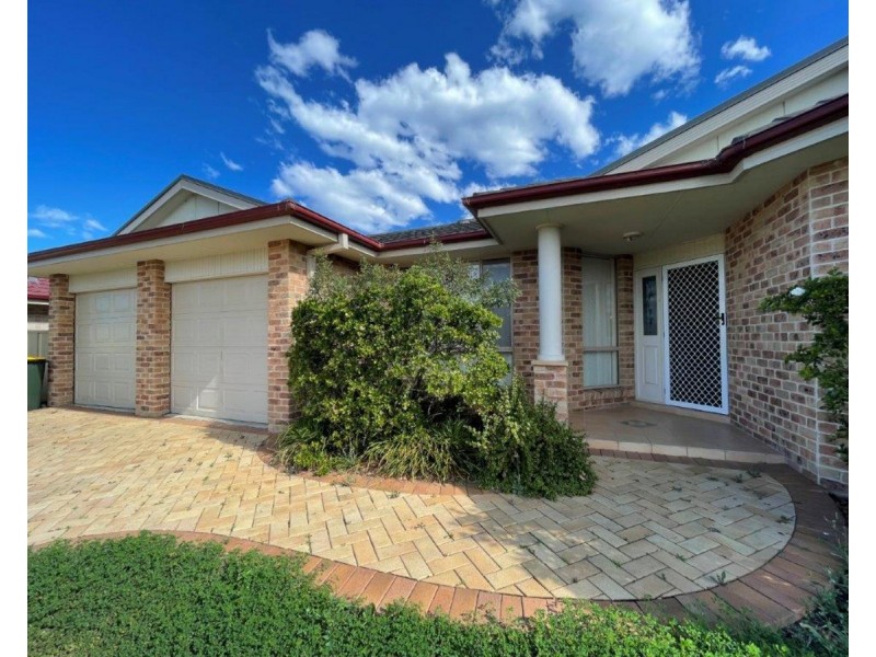 12 Albatross Way, Old Bar NSW 2430