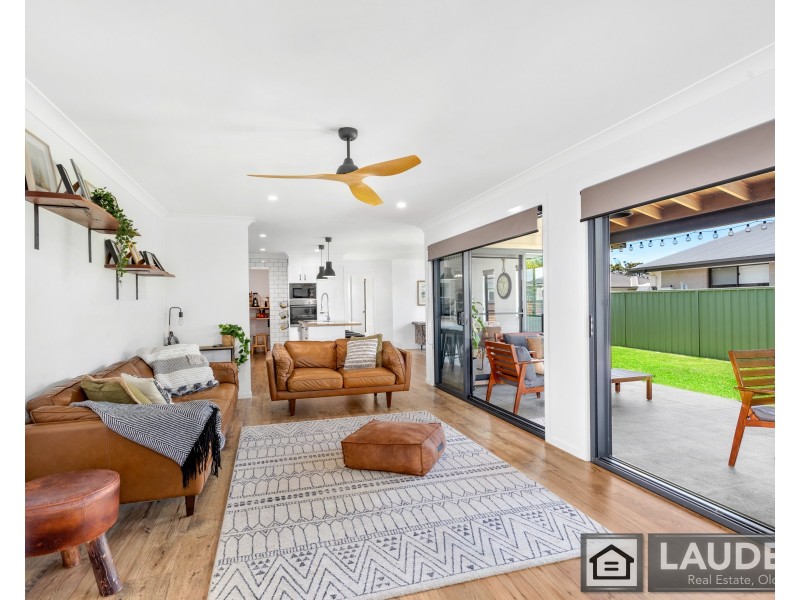 11 Mariner Avenue, Old Bar NSW 2430