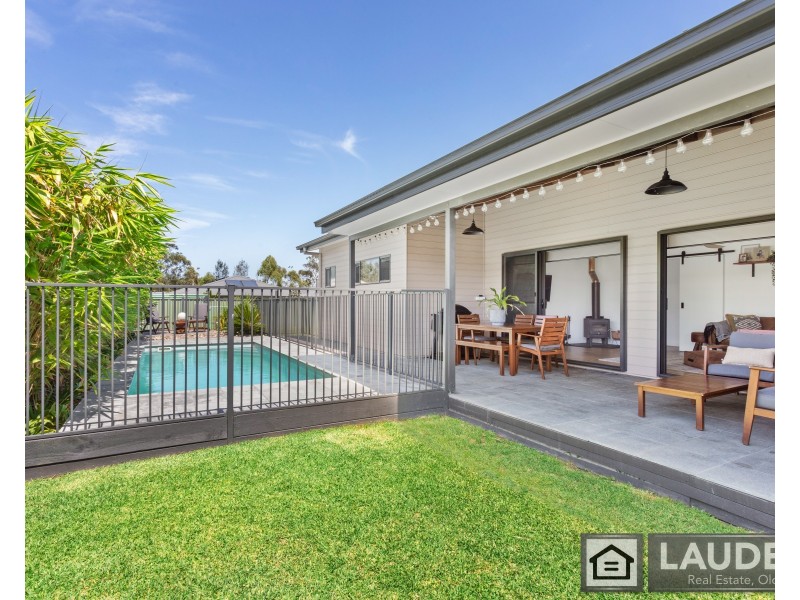 11 Mariner Avenue, Old Bar NSW 2430