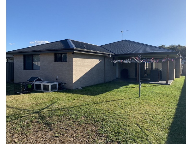 64 Albatross Way, Old Bar NSW 2430