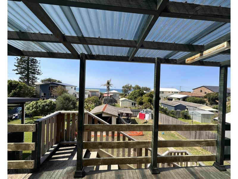 2/38 Hall Street, Old Bar NSW 2430