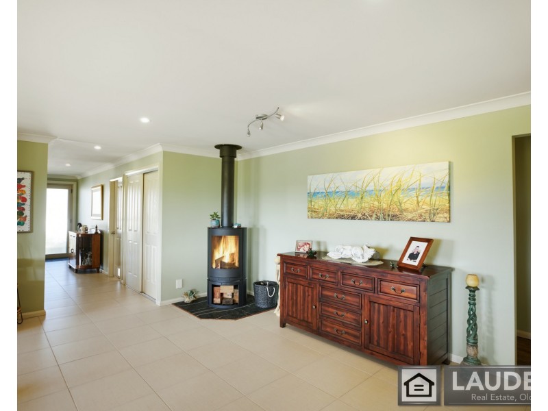 2 The Breezeway, Old Bar NSW 2430