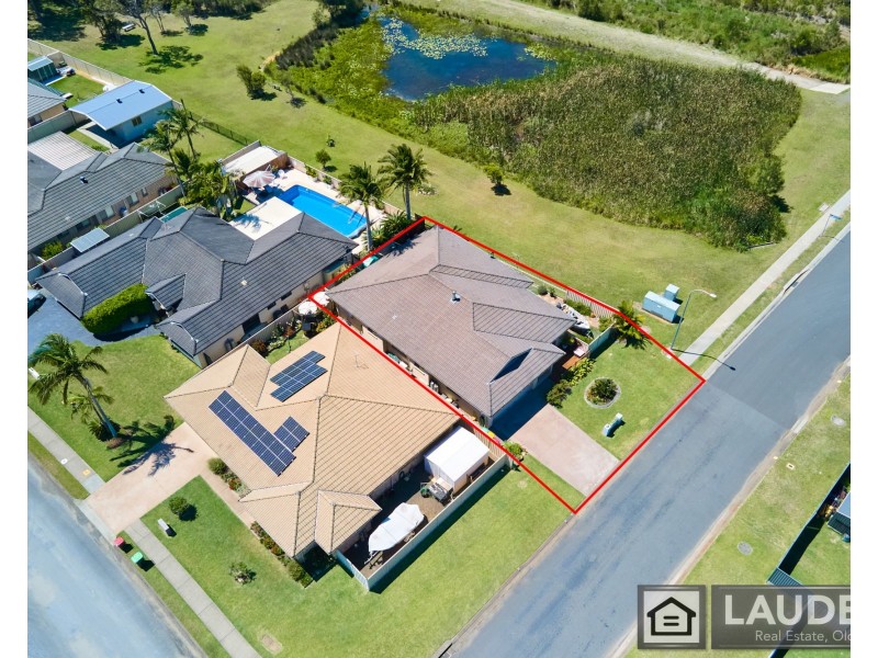 2 The Breezeway, Old Bar NSW 2430