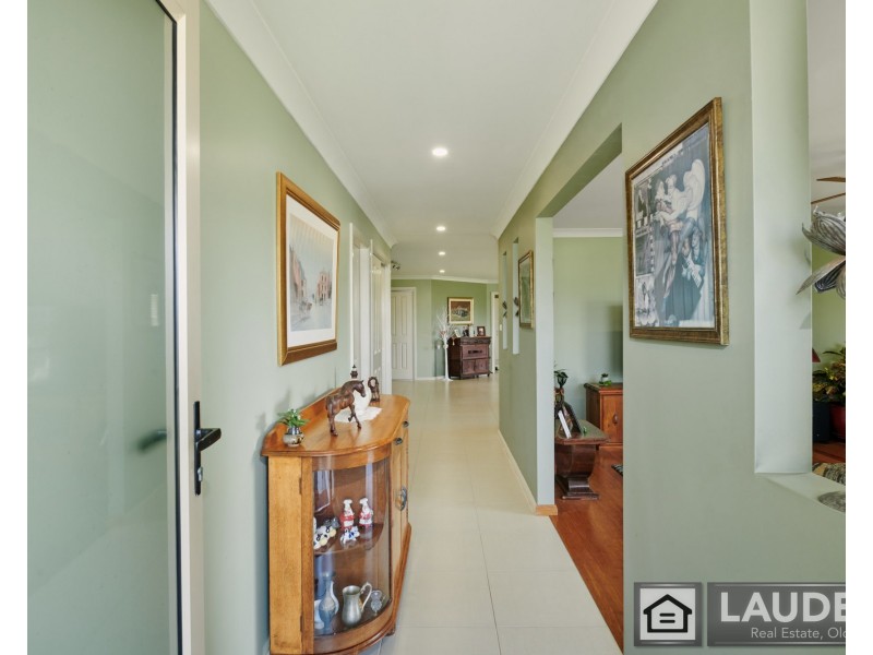 2 The Breezeway, Old Bar NSW 2430